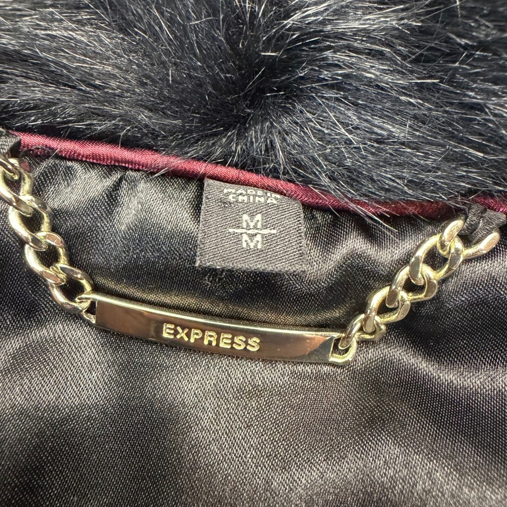 Express Black Faux Fur Vest Womens Sz M Sleeveless Hook Closure Lined Outerwear - Picture 3 of 10